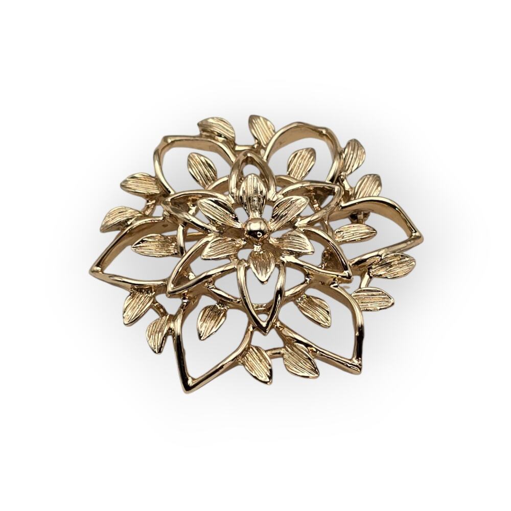 Flower Open Petal Floral Brooch Sarah Coventry Pin - Vintage Floral Romance